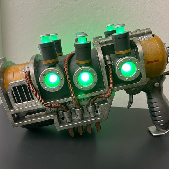 Fallout Plasma Pistol 1:1 Replica - Chronicle Collectibles Bethesda - Picture 5 of 9